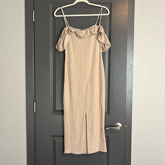 NWT Mango off the shoulder dress - Picture 3 of 3